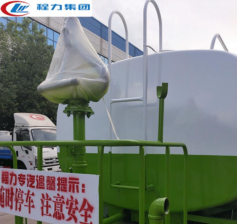 国六凯普特D7洒水车