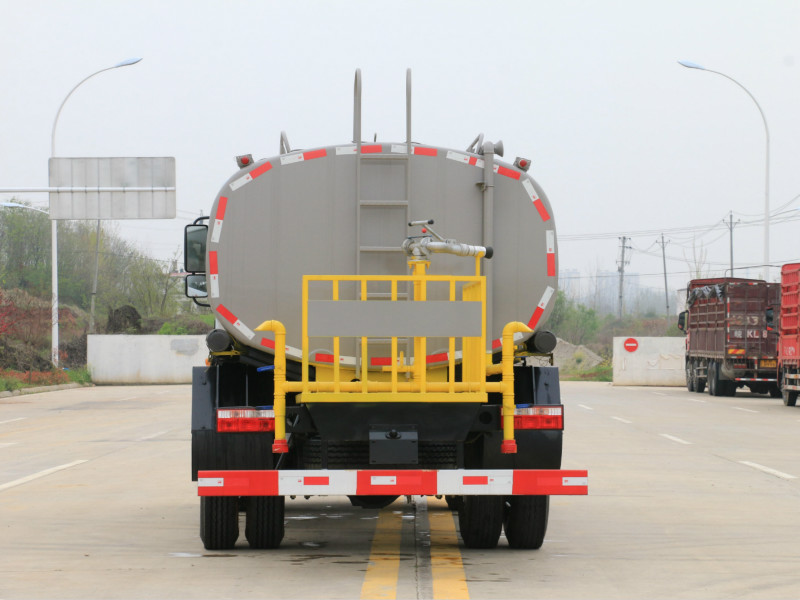 12吨东风D9洒水车【热销】